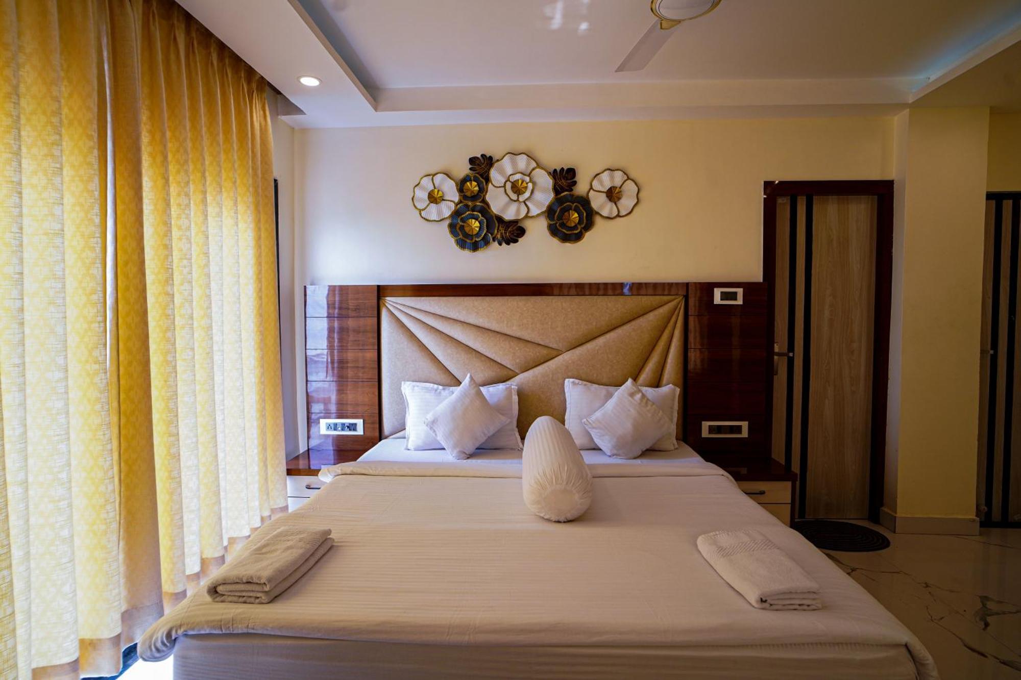 Prasant On Beach Resort !! Lift - Wifi -Restaurant-Parking Facilities-Newly Decorated Room !! Mandarmani Exterior photo